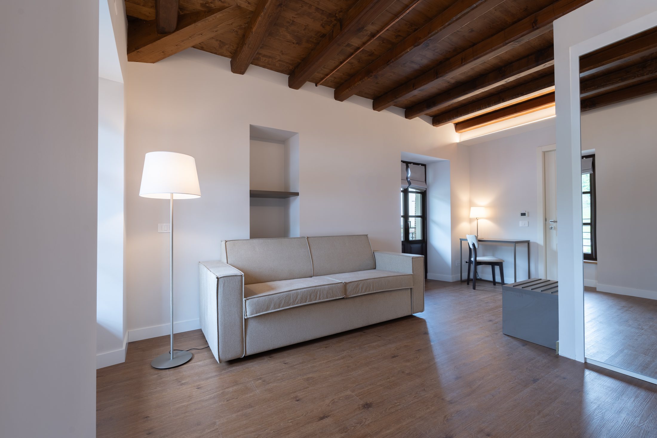 Art Family Room con lettura ampia dell ambiente.