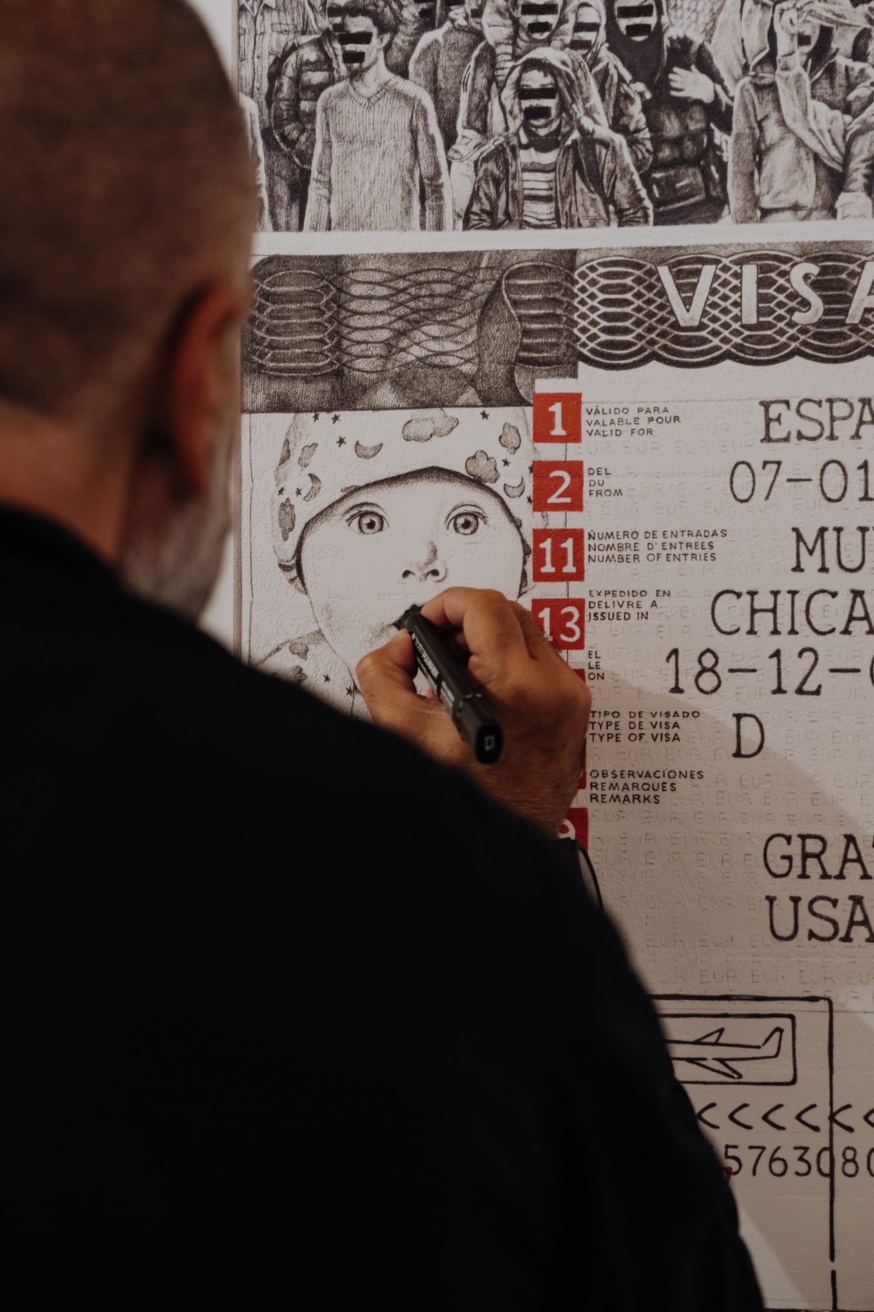 Opera di Giuseppe Stampone con segno grafico e stratificazione.